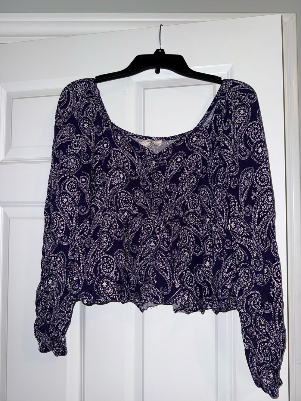 Savanna Jane Navy and White Paisley Crop Top
